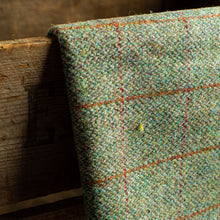 Load image into Gallery viewer, Harris Tweed Fabric 001