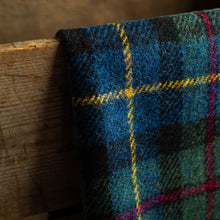 Load image into Gallery viewer, Harris Tweed Fabric 007