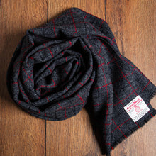 Load image into Gallery viewer, Harris Tweed Fabric 04