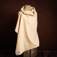 Load image into Gallery viewer, Harris Tweed Fabric 44