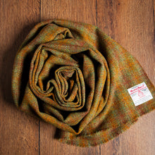 Load image into Gallery viewer, Harris Tweed Fabric 53