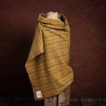 Load image into Gallery viewer, Harris Tweed Fabric 53