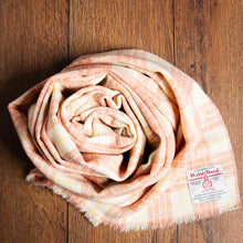 Load image into Gallery viewer, Harris Tweed Fabric 54