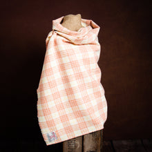 Load image into Gallery viewer, Harris Tweed Fabric 54