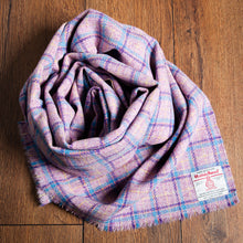 Load image into Gallery viewer, Harris Tweed Fabric 06