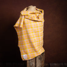 Load image into Gallery viewer, Harris Tweed Fabric 62