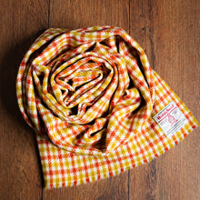 Load image into Gallery viewer, Harris Tweed Fabric 64