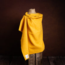 Load image into Gallery viewer, Harris Tweed Fabric 74