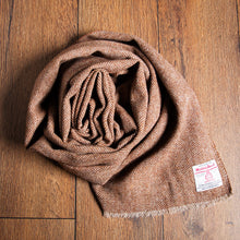 Load image into Gallery viewer, Harris Tweed Fabric 08