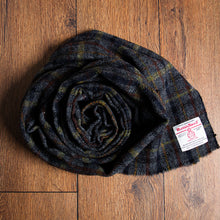 Load image into Gallery viewer, Harris Tweed Fabric 91