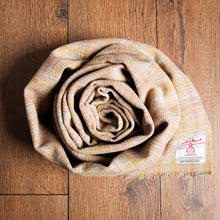 Load image into Gallery viewer, Harris Tweed Fabric 104