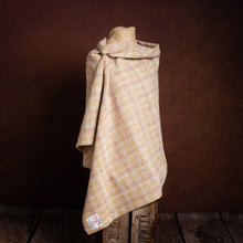 Load image into Gallery viewer, Harris Tweed Fabric 104
