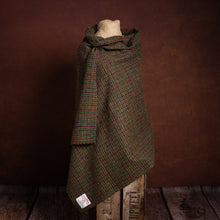 Load image into Gallery viewer, Harris Tweed Fabric 106