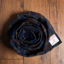 Load image into Gallery viewer, Harris Tweed Fabric 108