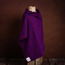 Load image into Gallery viewer, Harris Tweed Fabric 109