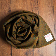 Load image into Gallery viewer, Harris Tweed Fabric 111