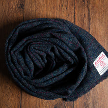 Load image into Gallery viewer, Harris Tweed Fabric 122