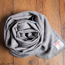 Load image into Gallery viewer, Harris Tweed Fabric 17