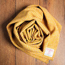 Load image into Gallery viewer, Harris Tweed Fabric 26