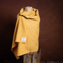 Load image into Gallery viewer, Harris Tweed Fabric 26