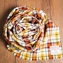 Load image into Gallery viewer, Harris Tweed Fabric 30