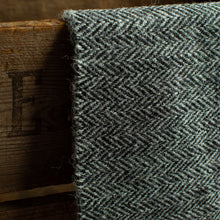 Load image into Gallery viewer, Harris Tweed Fabric 011