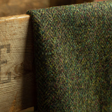 Load image into Gallery viewer, Harris Tweed Fabric 015