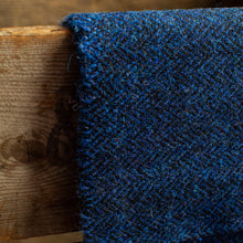 Load image into Gallery viewer, Harris Tweed Fabric 032