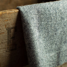 Load image into Gallery viewer, Harris Tweed Fabric 037