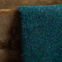 Load image into Gallery viewer, Harris Tweed Fabric 040