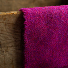 Load image into Gallery viewer, Harris Tweed Fabric 043