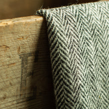 Load image into Gallery viewer, Harris Tweed Fabric 048