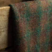 Load image into Gallery viewer, Harris Tweed Fabric 067