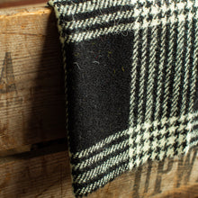 Load image into Gallery viewer, Harris Tweed Fabric 069