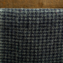 Load image into Gallery viewer, Harris Tweed Fabric 077