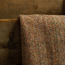 Load image into Gallery viewer, Harris Tweed Fabric 085