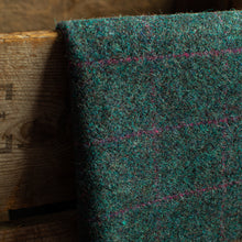 Load image into Gallery viewer, Harris Tweed Fabric 089