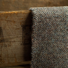 Load image into Gallery viewer, Harris Tweed Fabric 095