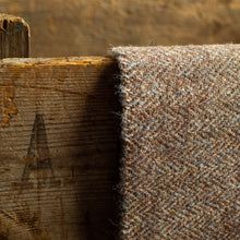 Load image into Gallery viewer, Harris Tweed Fabric 096