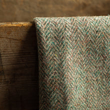 Load image into Gallery viewer, Harris Tweed Fabric 0100