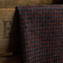 Load image into Gallery viewer, Harris Tweed Fabric 0108