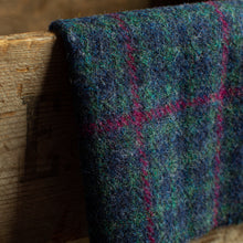 Load image into Gallery viewer, Harris Tweed Fabric 0114
