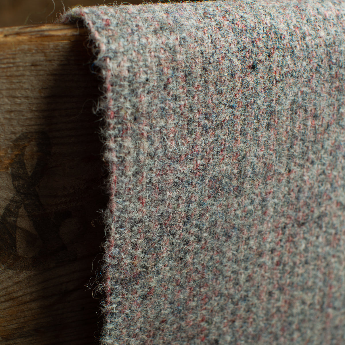 Harris Tweed Fabric 024 – Harris tweed Carloway Mill