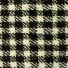 Load image into Gallery viewer, Harris Tweed Fabric 097

